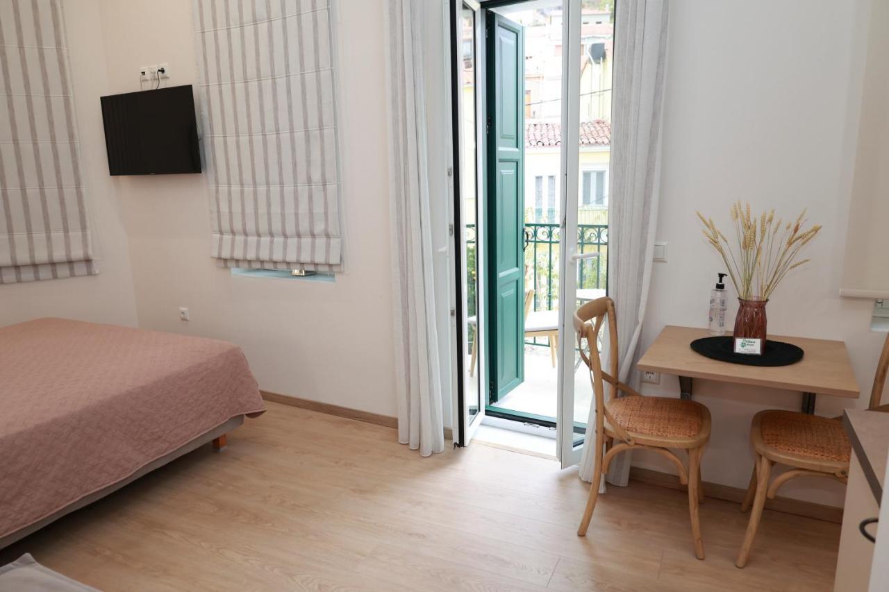 플로마리언 Platanos House 아파트 외부 사진